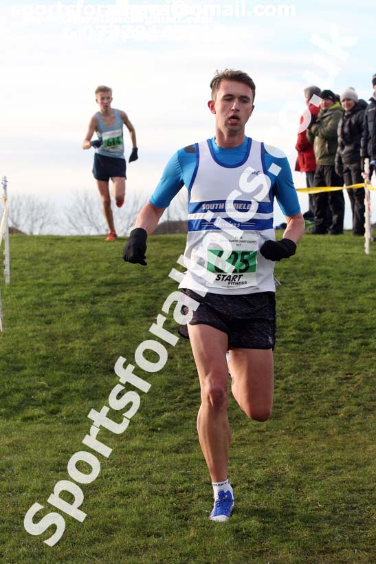 Mens under-20s North Eastern Cross Country, Redcar. Photo:  David T. Hewitson/Sports for All Pics